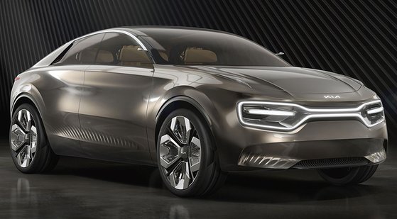 기아자동차가 지난해 제네바모터쇼에서 공개한 전기 콘셉트카 '이매진 바이 기아'. 내년 출시하는 전기차 전용 플랫폼 기반 신차의 디자인을 짐작할 수 있다. 사진 기아자동차