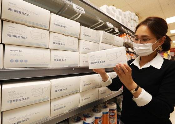7일 이마트 성수점에서 판매 중인 덴탈마스크. 사진 이마트