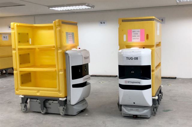 싱가포르에서 활용 중인 코로나19 배달 로봇. 페이스북 캡처