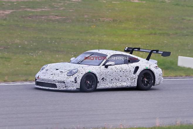 포르쉐 911 GT3 R 시험주행차량 (사진제공:S. Baldauf/SB-Medien)