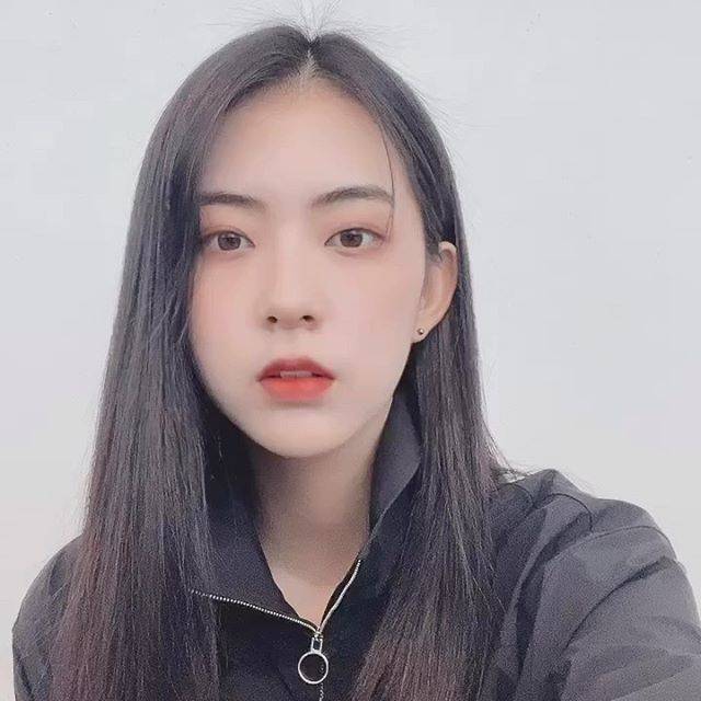 ▲ 탑과 열애설에 휩싸인 김가빈. 출처ㅣ김가빈 SNS