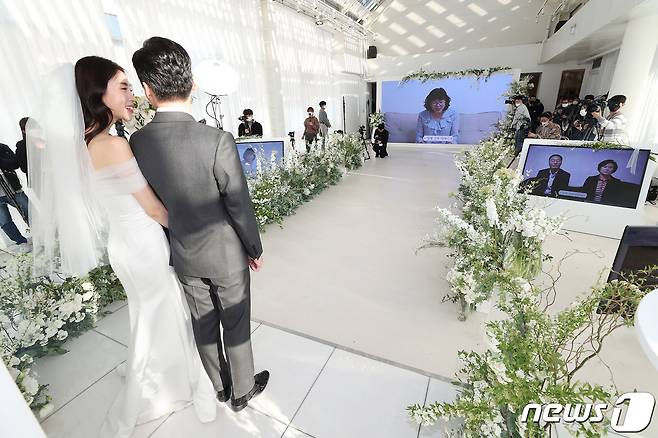 전북 완주군이 7월1일부터 신혼부부에게 결혼축하금으로 500만원을 지급한다. /뉴스1