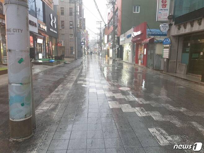 폭우로 강릉 시내가 한산하다. 2020.6.30/뉴스1 © News1