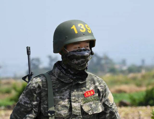 손흥민의 해병대 군생활 모습 사진출처=해병대 공식 SNS