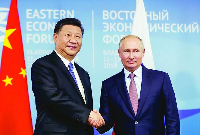 시진핑(왼쪽) 중국 국가주석과 블라디미르 푸틴 러시아 대통령. 한겨레 자료사진