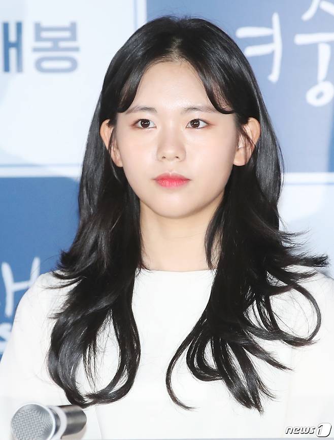 배우 정다은이 웹드라마 '연애혁명'에 출연한다. 사진은 지난 2018년 영화 '여중생A' 언론시사회에 참석한 정다은. /사진=뉴스1