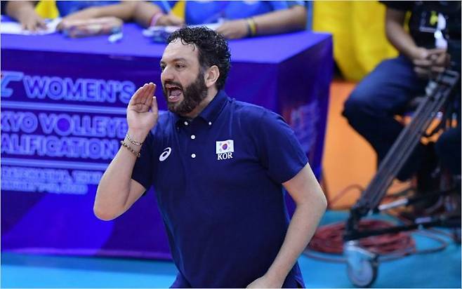이탈리아 출신 스테파노 라바리니 감독 부임 후 한국 배구는 상당 부분 변화를 체감하고 있다. 비단 여자배구뿐 아니라 남자배구도 '라바리니 영입 효과'를 활용하고 있다.(사진=국제배구연맹)