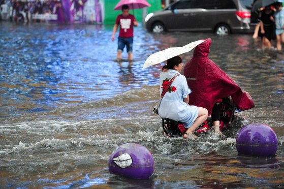 과거 중국의 홍수 피해 모습.[사진 이매진차이나]