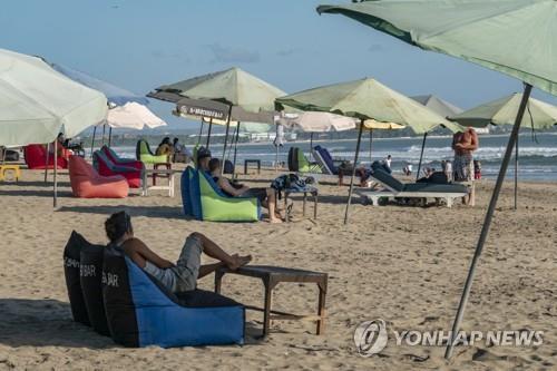 7월 31일 촬영된 발리 스미냑 해변…내국인 관광부터 재개 [EPA=연합뉴스]