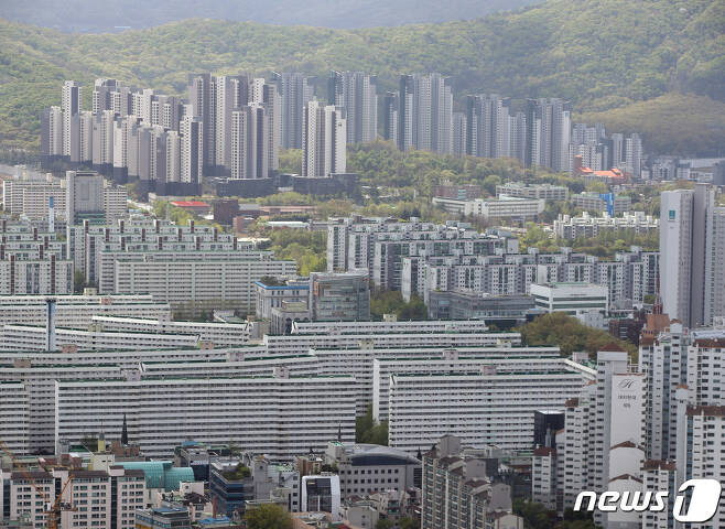 21일 서울 강남구 아파트 단지의 모습. 2020.4.21/뉴스1 © News1 신웅수 기자