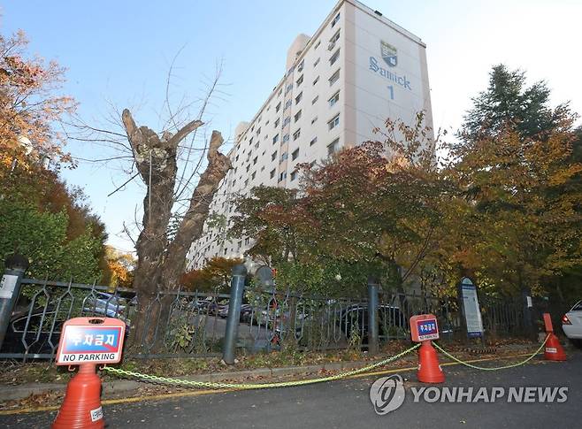 조국 전 장관 자택이 있는 아파트 [연합뉴스 자료사진]