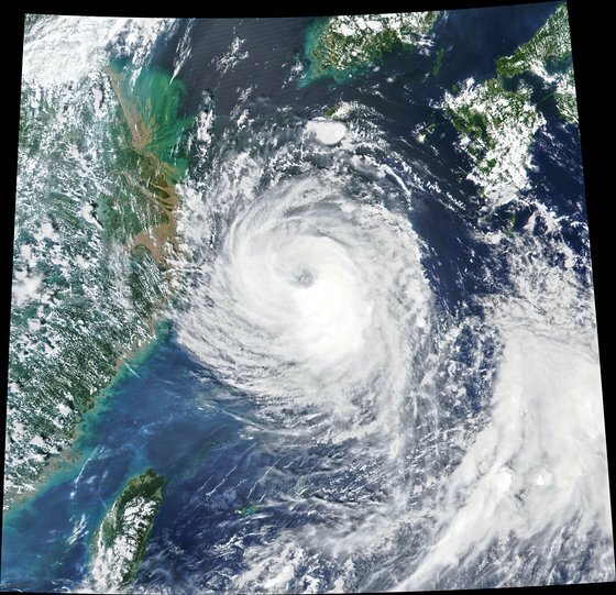 미 항공우주국 위성이 촬영한 태풍 '바비'. 자료: NASA