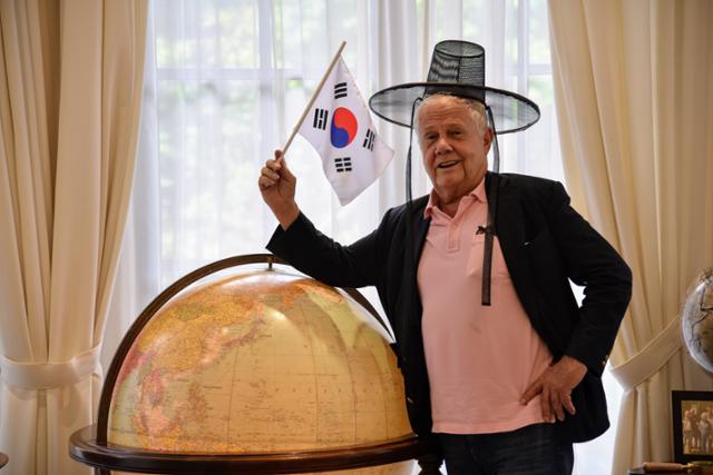 2018년 6월 21일 싱가포르 자택에서 본보와 인터뷰를 가진 짐 로저스 회장이 북미 정상회담 성과와 향후 전망에 대해 자신의 생각을 밝히고 있다. 한국일보 자료사진