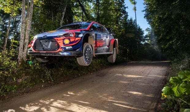 에스토니아 랠리서 열린 ‘2020 월드랠리챔피언십’ 4차 대회에서 현대차 ‘i20 쿠페 WRC’ 랠리카가 달리는 모습. 사진=현대차