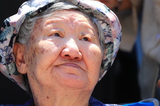 지난해 8월 수요집회에 참석한 길원옥 할머니의 모습. [연합뉴스]