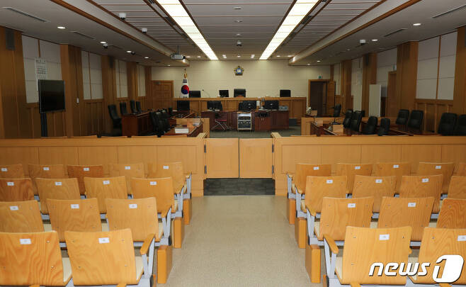 제주지방법원 201호 법정 내부 모습.2020.2.18/뉴스1 © News1 오현지 기자