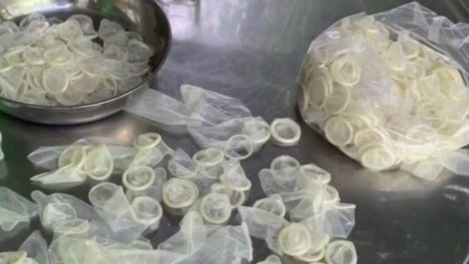 판매 목적의 재활용 콘돔 32만 개가 베트남에서 발견됐다
