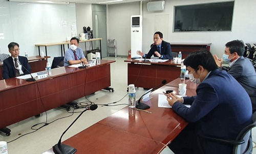 최대집 대한의사협회 회장(가운데)이 지난 29일 한국의학교육협의회 확대회의를 주재하는 모습. 대한의사협회 제공