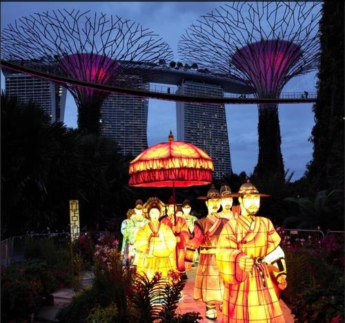 싱가포르 '가든스 바이 더 베이'에 전시된 왕가의 산책 등(燈) [주싱가포르 대한민국 대사관 제공. 재판매 및 DB 금지]