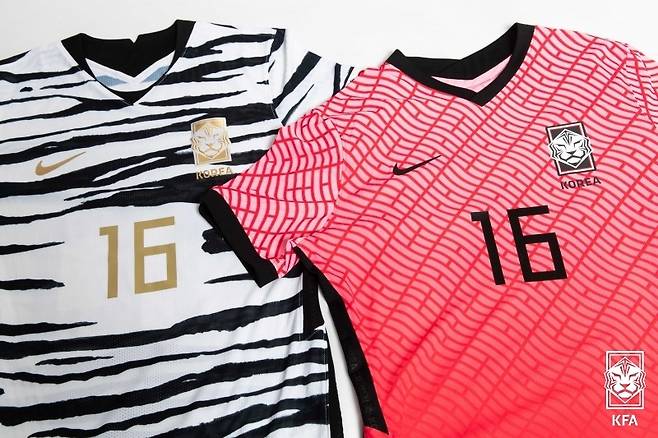 대표팀의 새 유니폼과 KFA의 새 엠블럼을 선수들이 직접 착용한 채 뛰는 첫 무대다. (대한축구협회 제공) © 뉴스1