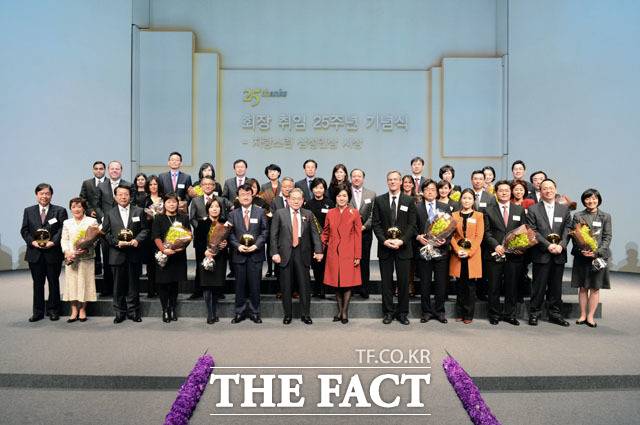 이건희 회장 취임 25주년 기념식 자랑스런 삼성인상 시상에 참석한 이건희 회장. /삼성전자 제공