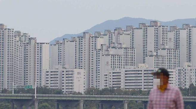 잠실한강공원 일대에서 바라본 아파트 단지 (사진=연합뉴스)