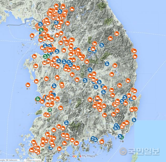 전국 불법 쓰레기 산 위치를 나타낸 지도. 환경부가 적발한 내역을 바탕으로 국민일보가 제작했다. 빨간색 점은 불법 투기된 쓰레기산, 파란색 점은 방치된 쓰레기산, 초록색 점은 수출된 쓰레기산을 나타낸다.