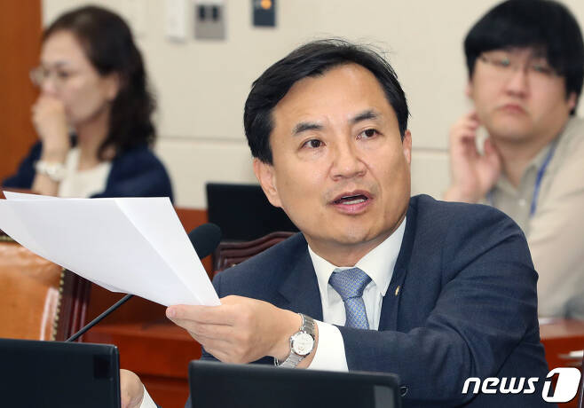 김진태 전 미래통합당 의원 .2019.10.17/뉴스1 © News1 이종덕 기자
