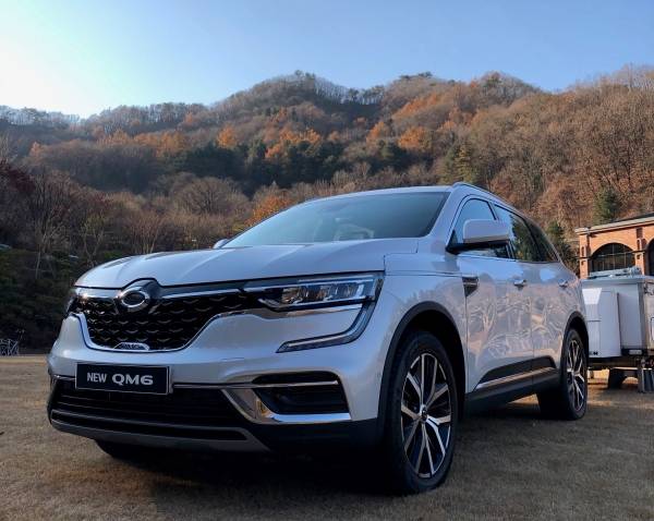 르노삼성차가 스타일과 상품성을 대폭 강화, 또 한 차례 업그레이드된 중형 SUV ‘뉴 QM6'를 출시했다.