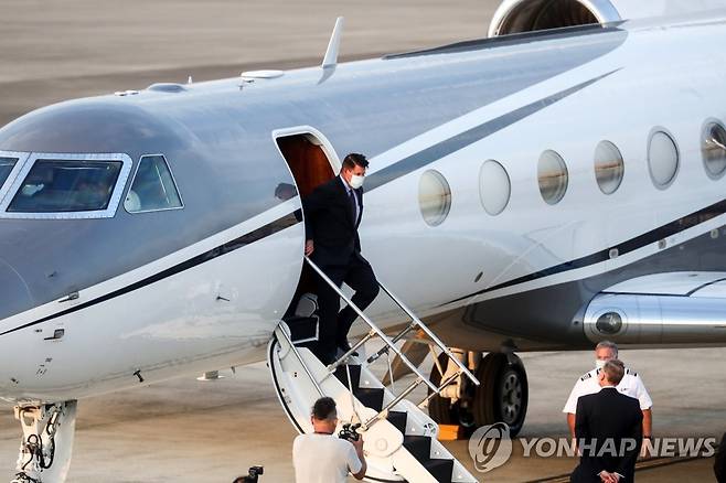 지난 9월 타이베이 공항 도착한 크라크 미국 국무부 차관 (타이베이 EPA=연합뉴스)