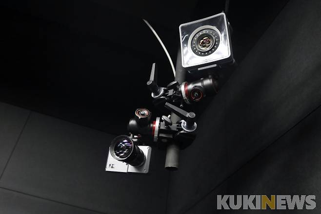 ▲ 컴투스는 모션캡처 스튜디오에 광학식 카메라가 28대을 설치했다. 사진=김찬홍 기자