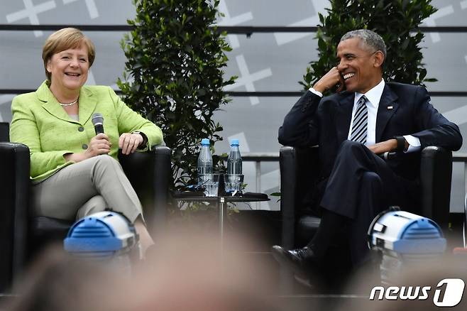 버락 오바마 전 미국 대통령과 앙겔라 메르켈 독일 총리. © AFP=뉴스1