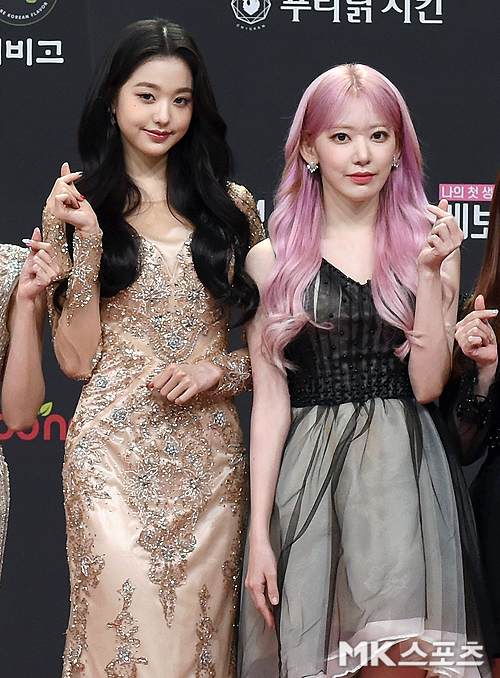 The 2020 Mnet Asian Music Awards (2020 MAMA) red carpet event was held on the afternoon of June 6.Aizuwon Jang Won-young, Miyaraki Mana Sakura attends MAMA.