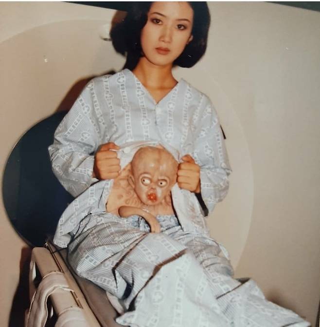 1994년 드라마 ‘납량특집 M’에서 특수분장을 한 심은하. 홍기천 제공