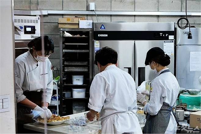 청강문화산업대학교 푸드스쿨 조리전공 실습모습 (사진=노컷TV 채승옥)