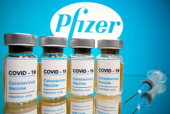 화이자-바이오엔테크가 공동개발한 코로나19 백신. (사진= 로이터)
