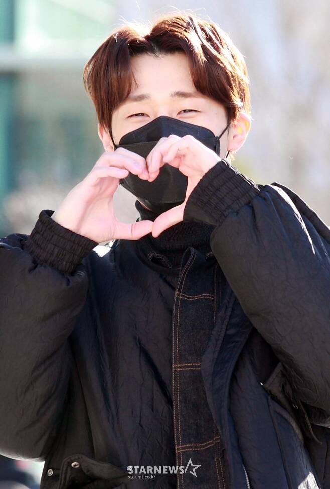 Kim Sung-kyus Cute Eyes and Hearts