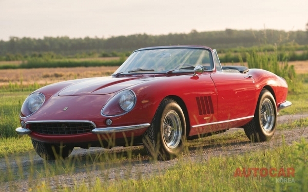 1967 Ferrari 275 GTB/4*S NART Spider Sold by RM Auctions for $27,500,000 (약 302억1700만 원)