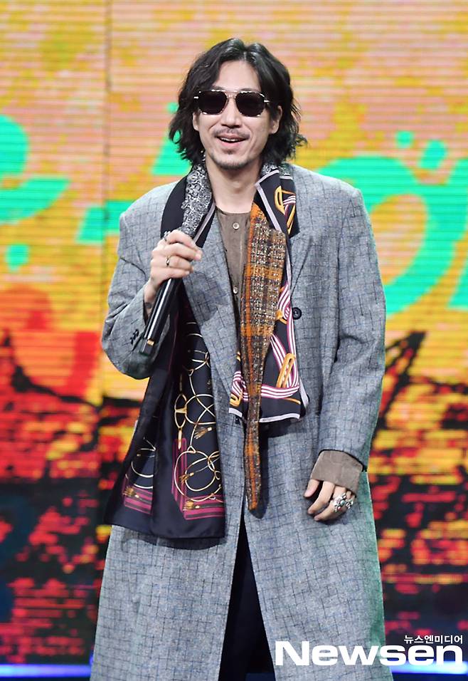 The 2020 KBS Entertainment Grand Prize Awards was held at the public hall of KBS New Building in Yeouido, Yeongdeungpo-gu, Seoul on December 24th.Tiger JK set up a celebration stage on the day.