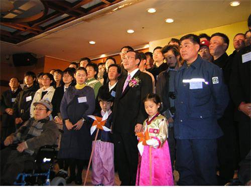 ▲ 대선 출마를 선언한 노회찬 의원과 '새꿈들' 87인. ⓒ노회찬재단