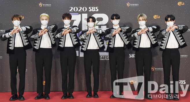 The 2020 SBS Song Daejeon in DAEGU Red Carpet event was pre-recorded on the evening of the 25th.Singer An hyphen attended the SBS song Daejeon red carpet event.Boom, Kim Hee-chul and April Naeuns 2020 SBS Song Daejeon will be held under the theme of The Wonder Year.BTS, TWICE, Seventeen, Godseven (GOT7), MonstaX (MONSTA X), Mamamu, Jesse, New East, Girlfriend, Omai Girl, IZ*ONE, The Boys, Stray Kids, (Women) Kids, ATEEZ, and Yes ( ITZY), Tomorrow By Together (TOMORROW X TOGETHER), April, Momoland, Cravity (CRAVITY), Treasure (TREASURE), Espa, An hyphen (ENHYPEN) appear and shine their seats.