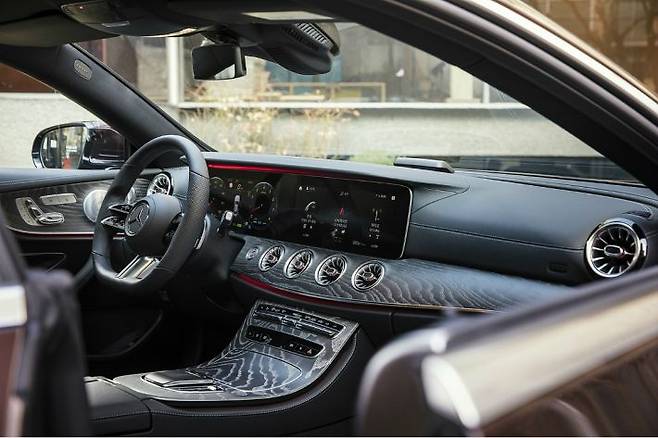신형 E450 4MATIC 카브리올레 실내 모습(사진=벤츠 코리아 제공)