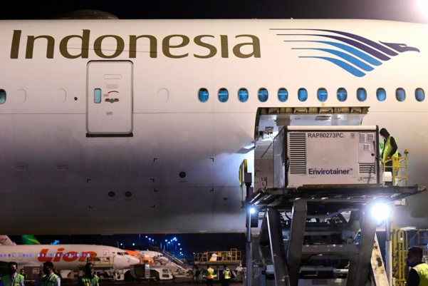 2020년 12월 6일(현지시가) 인도네시아 대통령궁이 중국 시노백의 임상시험용 백신이 가루다 인도네시아 항공 비행기에 실려 인도네시아 수카르노 하타 국제공항에 도착하는 장면을 찍어 올렸다. /AP 연합뉴스