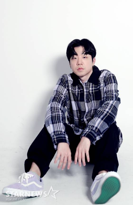 '쇼미더머니9' 우승자 래퍼 릴보이가 본지와 인터뷰에 앞서 포즈를 취하고 있다.릴보이는 최근 '쇼미더머니9' 파이널 무대에서 래원, 머쉬베놈, 스윙스를 제치고 최종 우승을 차지했다. / 사진=김창현 기자 chmt@