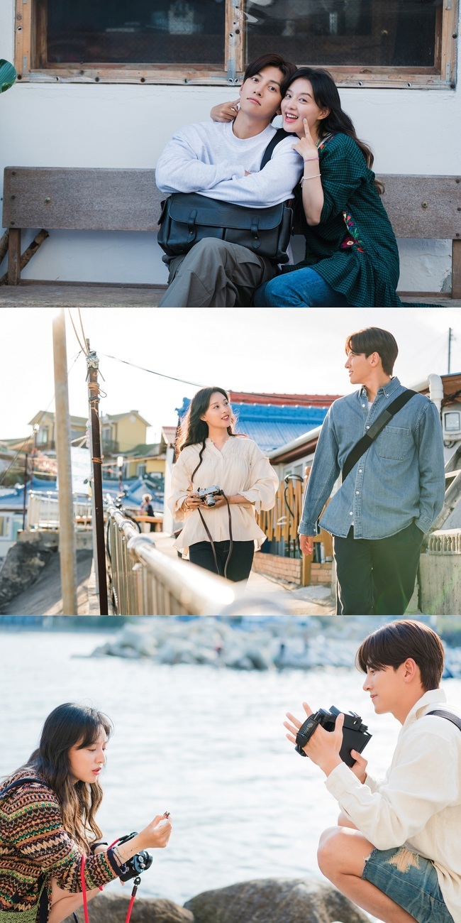 Ji Chang-wook, Kim Ji-won unveil sweet Camera DateKakao TVs original Drama The Love Law of Terrace House (playplayplay by Jung Hyun-jung, Jung Da-yeon/director Park Shin-woo) unveiled the Date scene of Park Jae-won (Ji Chang-wook) and Lee Eun-oh (Kim Ji-won) enjoying the happiness on January 5.The Love Law of Terrace House opened on December 22 with the subtitle My lovable Camera Thief.Park Jae-won and Lee Eun-oh, Choi Kyung-joon (Kim Min-seok), Oh Sun-young (Han Ji-eun), Kang Gun (Ryu Kyung-soo), and Seo Lin-yi (Soo Ju-yeon), and the colorful romance of six Terrace House with full personality are gathering topics every time with thrilling excitement.Especially in the last broadcast, Park Jae-won and Lee Eun-oh, who had a wedding ceremony in Yang Yang a year ago, suddenly welcomed the farewell.Lee Eun-oh, who lived in Yang Yang under the name of Yoon Sun-ah, vowed to break up with Park Jae-won, who does not know his real identity, and then desperately hid himself at the moment he came across in Seoul.Park Jae-won, who suddenly broke up, still does not know why and misses Lee Eun-oh, and is curious about whether the two will meet again in the future.Park Jae-won and Lee Eun-ohs happy once in the public photos catch the eye.Not only a beautiful visual like a picture, but also the smile of Park Jae Won and Lee Eun Oh in the world makes people thrill.Above all, Camera is in the hands of two people who walk the streets affectionately while taking pictures of couples with a playful expression.Park Jae-won and Lee Eun-oh, who put each others appearance in Camera as if they would not miss any sweet memories.How romantic memories accumulated at Yang Yang will affect the current two, and the hidden episodes of those involved with Camera raise curiosity.In the 5th, which will be released on May 5, the hidden story of Park Jae Won and Lee Eun Oh related to Camera will be revealed.As shown in the subtitle My lovable Camera Thief, Camera is expected to be an important medium for the emotional line of two people.Camera, who has captured the romance of those who are short but never forgotten, and Lee Eun-oh, who stole it, and Park Jae-won, who still can not forget her.The next narrative of the two unpredictable people takes off the veil a little bit, and the honest stories of Terrace House about separation continue, centering on the stories of Park Jae Won and Lee Eun Oh.