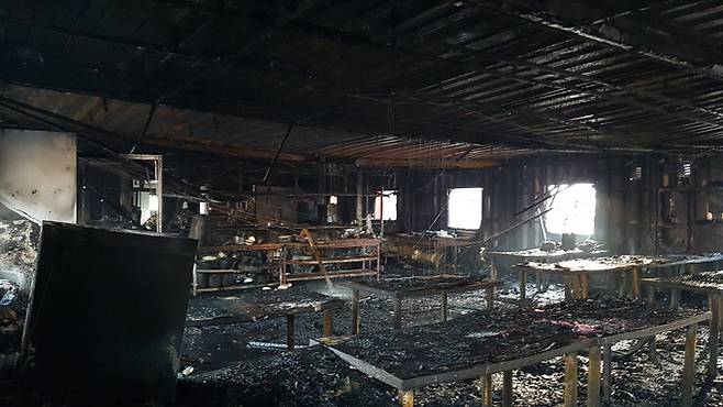 화재가 발생한 대구 수성구 아파트 신축공사장의 컨테이너 내부 모습. 대구소방본부 제공
