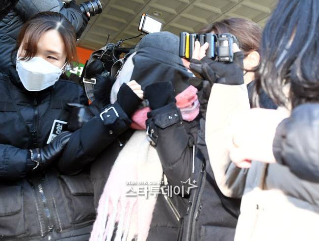 7일 영장심사를 마치고 나오는 황하나. 사진|유용석 기자