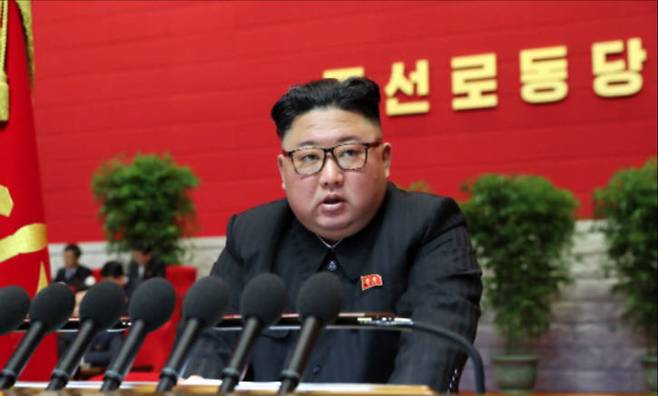 북한 김정은 노동당 위원장이 지난 7일 노동당 제8차 대회 3일차 회의에서 사업총화보고를 했다고 조선중앙통신이 8일 보도했다. 평양 조선중앙통신