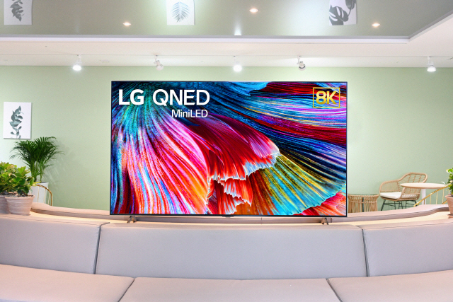 LG전자가 최근 기술 설명회를 열고 독자 고색 재현 기술을 적용한 미니 LED TV ‘LG QNED TV’를 공개했다. /사진 제공=LG전자