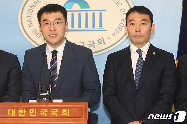 더불어민주당 김남국(왼쪽)·김용민 국회의원. © News1 임세영 기자